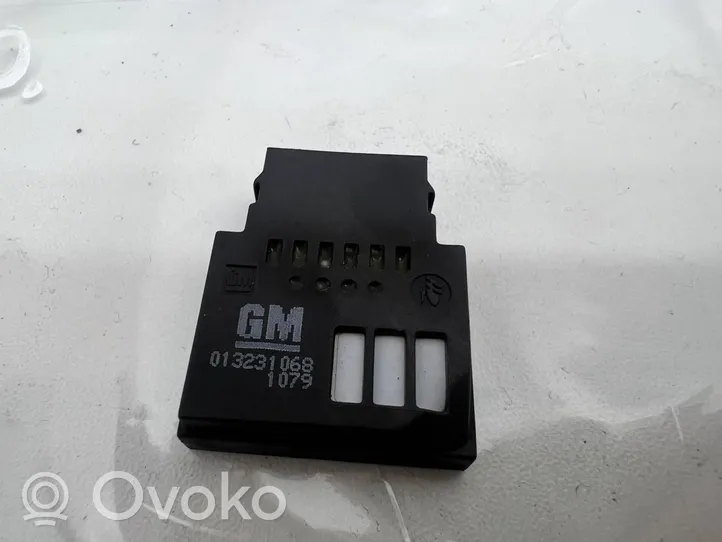 Opel Astra J Ārējā temperatūras sensors 013231068