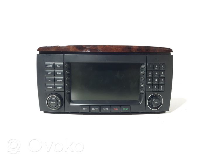 Mercedes-Benz R W251 Panel / Radioodtwarzacz CD/DVD/GPS A2518704589