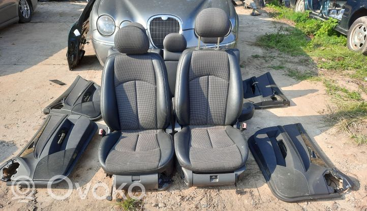 Mercedes-Benz E W211 Set interni 0