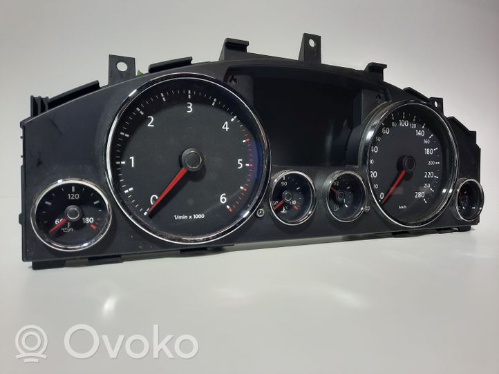 Volkswagen Touareg I Speedometer (instrument cluster) 0263671114