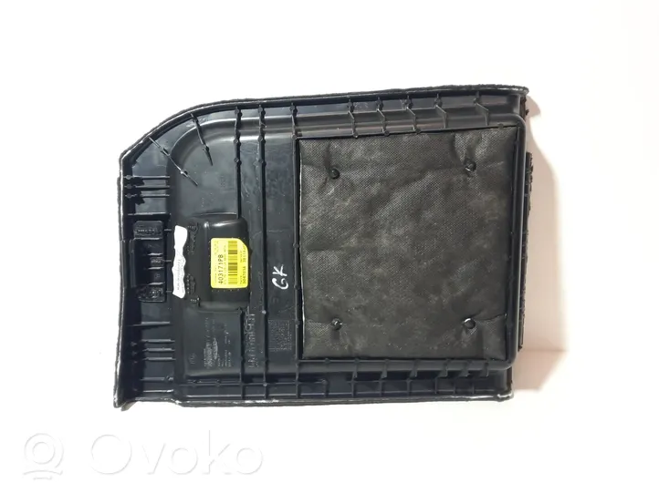 BMW X5 E70 Kita bagažinės apdailos detalė 51477247787