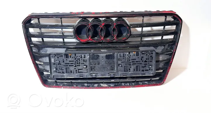 Audi A7 S7 4G Grotelės viršutinės 4G8853037