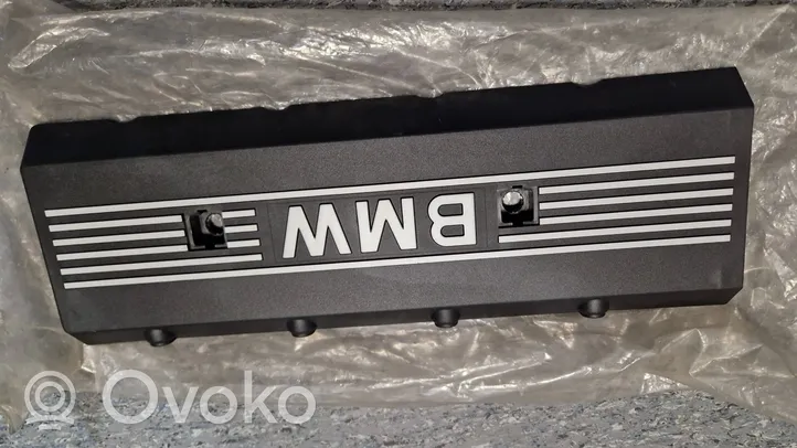 BMW 7 E32 Couvercle cache moteur 1736004