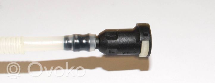 Volkswagen Polo III 6N 6N2 6NF Tuyau d'alimentation conduite de carburant 6N0201331