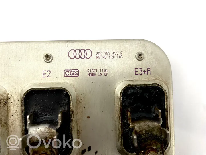 Audi A6 S6 C5 4B Aušinimo ventiliatoriaus rėlė 8D0959493A