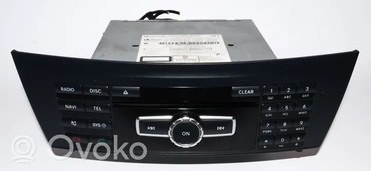 Mercedes-Benz C W204 Radio / CD/DVD atskaņotājs / navigācija a2049003211