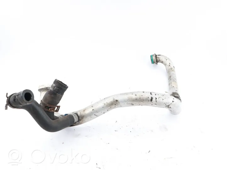 Audi A8 S8 D3 4E Tuyau de liquide de refroidissement moteur 07L121148E