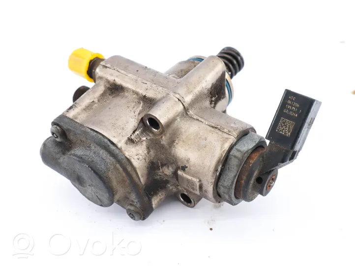 Audi A8 S8 D3 4E Fuel injection high pressure pump 07L127026A