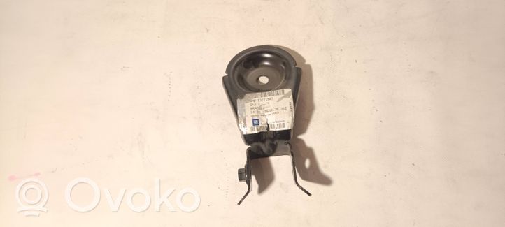 Opel Insignia A Staffa di montaggio del radiatore 13271583