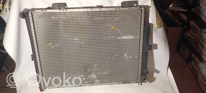 Mercedes-Benz E W210 Radiateur de refroidissement A2105001203