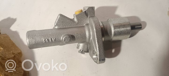 Mercedes-Benz 190 W201 Główny cylinder hamulca A0054305901