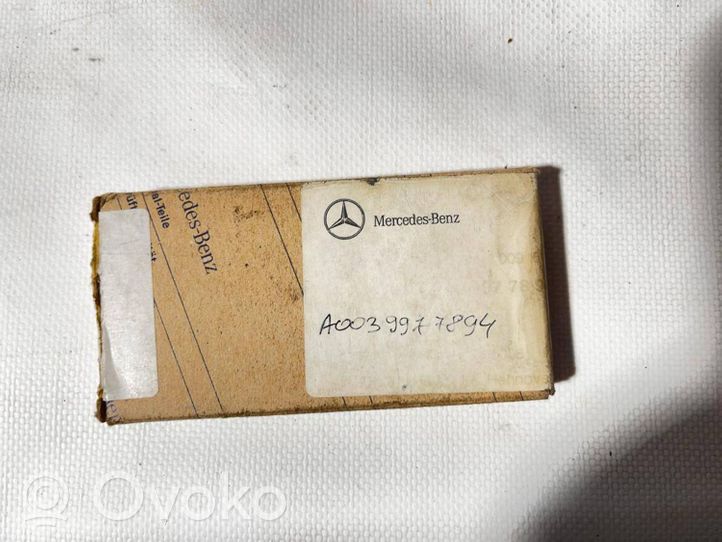 Mercedes-Benz 190 W201 Paskirstymo diržo/ grandinės įtempėjas A0039977894