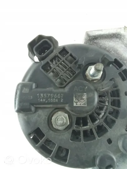 Opel Astra J Generatore/alternatore 13579667