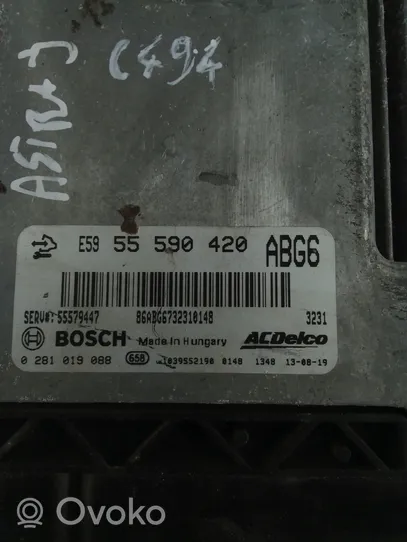Vauxhall Astra J Calculateur moteur ECU 55590420