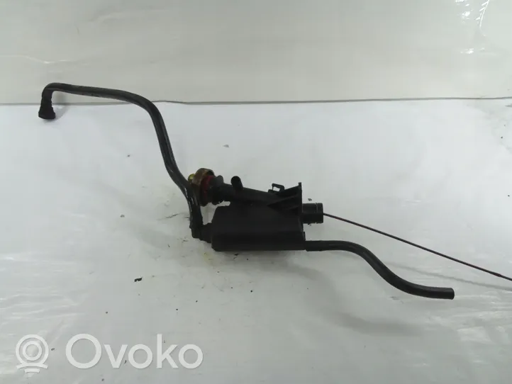 Opel Vivaro Oil breather separator 8200140763