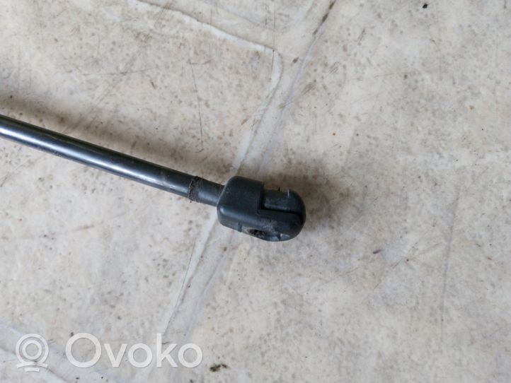 Volkswagen PASSAT B8 Staffa di rinforzo per ammortizzatore bagagliaio 3G9827428