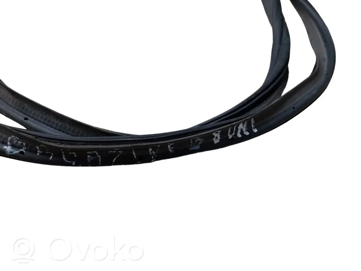 Volkswagen PASSAT B8 Trunk rubber seal (body) 