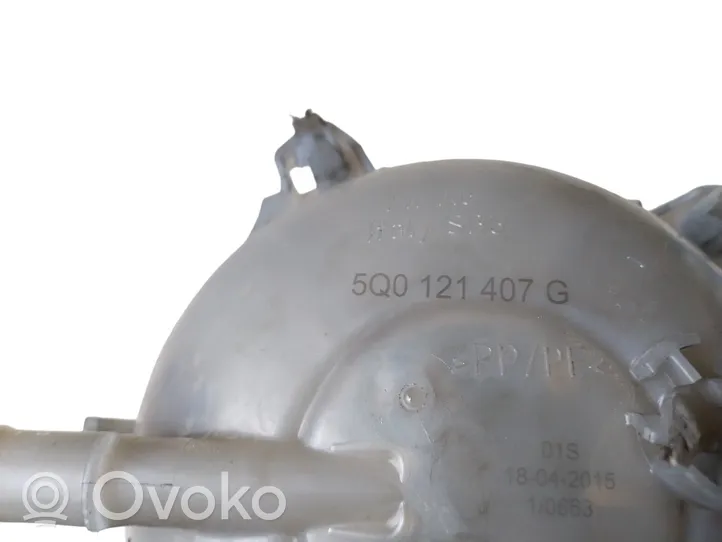 Volkswagen PASSAT B8 Coolant expansion tank/reservoir 5Q0121407G