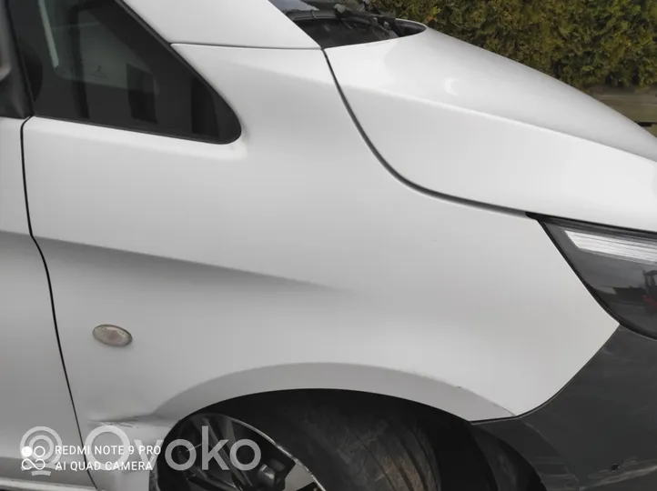 Mercedes-Benz Vito Viano W447 Błotnik przedni 