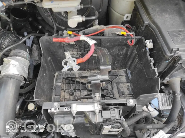 Opel Vivaro Support boîte de batterie 