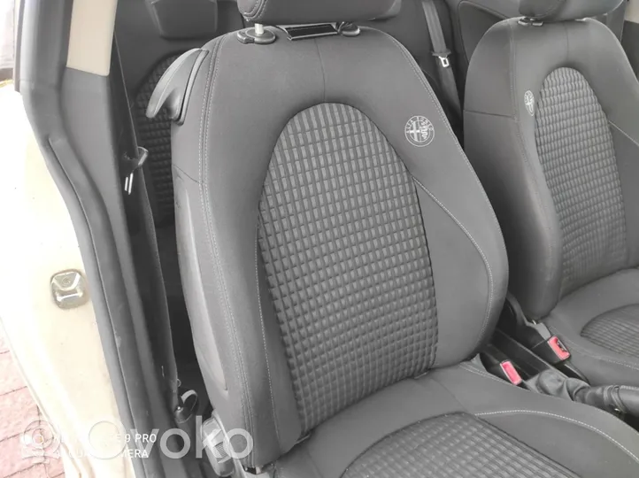 Alfa Romeo Mito Seat set 