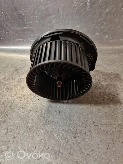 Volkswagen Jetta VI Heater fan/blower 3C0907521F