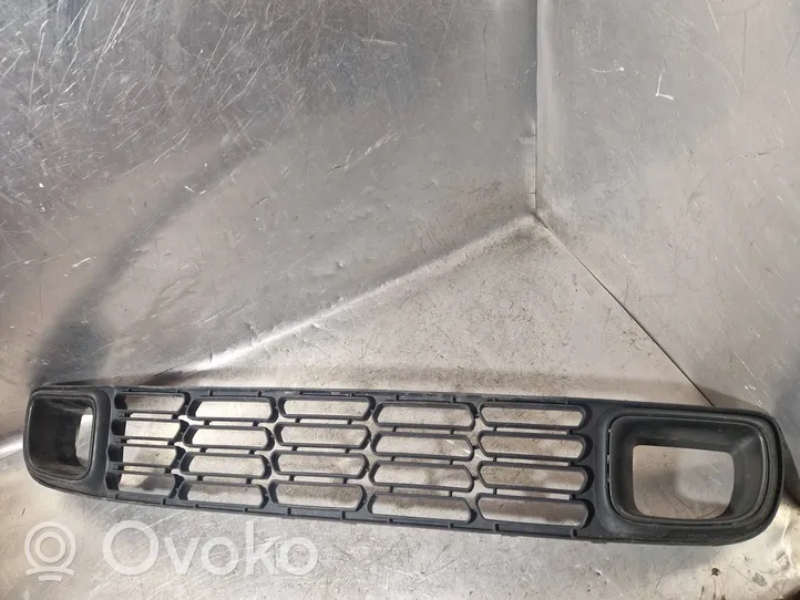 Mini Cooper Countryman R60 Etupuskurin alempi jäähdytinsäleikkö 9802061