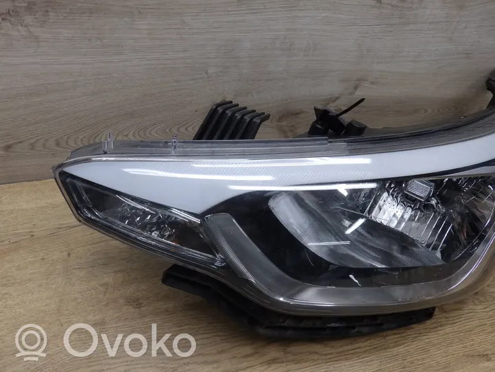 Hyundai i20 (GB IB) Lampa przednia 92101C8