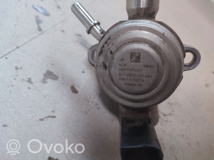 Volkswagen Golf VIII Pompe d'injection de carburant à haute pression 05CE127027A