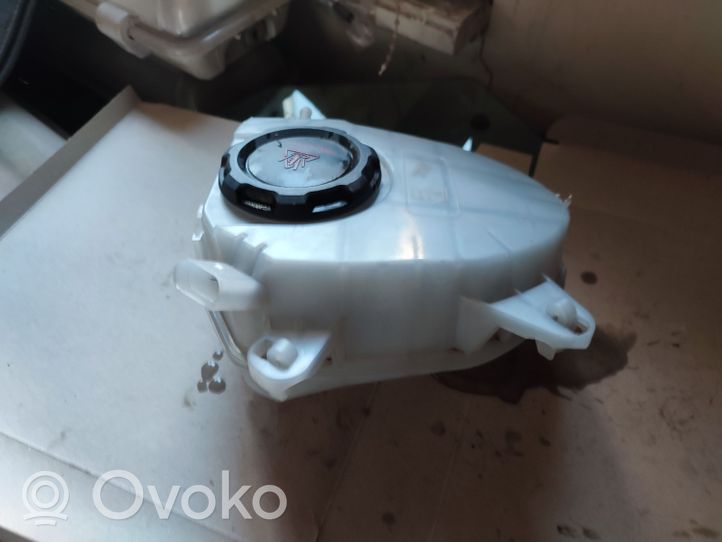 Volkswagen Golf VIII Vase d'expansion / réservoir de liquide de refroidissement 5WA121407F