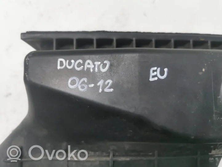 Fiat Ducato Radiatoru dekoratīvā apdare KIEROWNICA