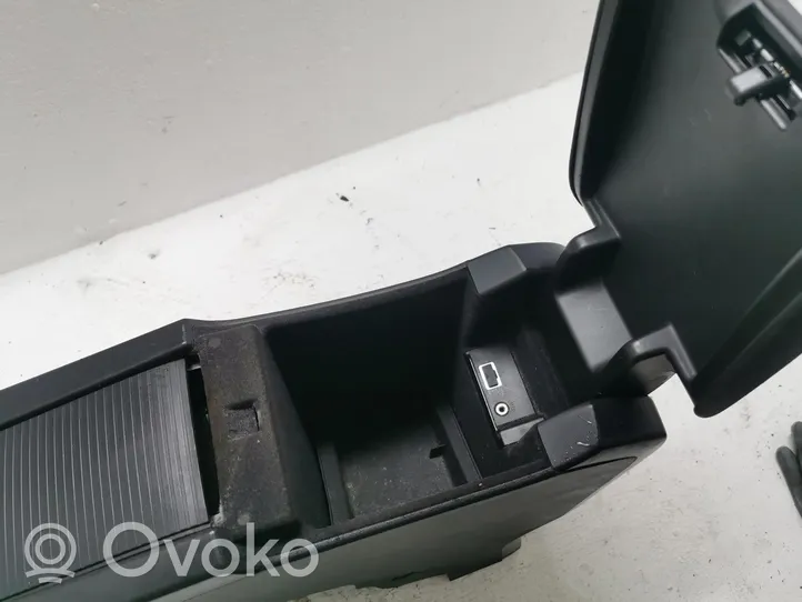 Volvo V60 Center console 