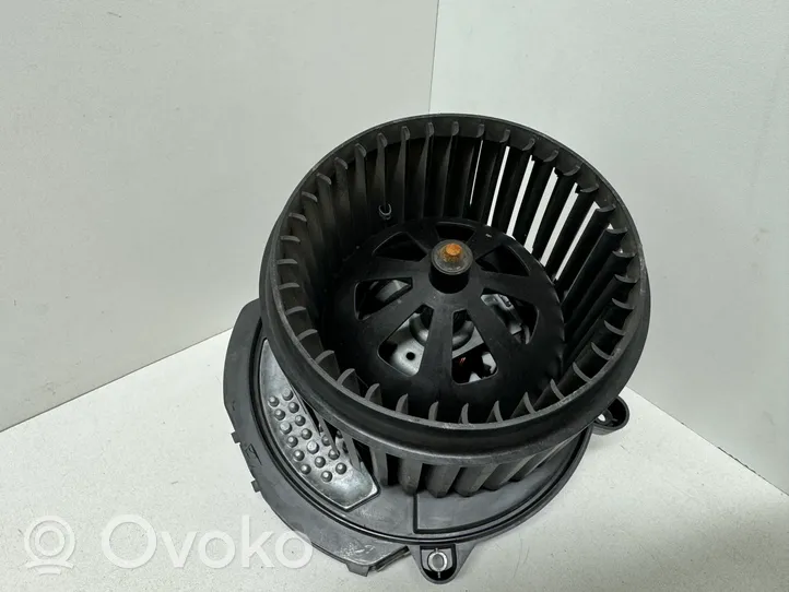 Volkswagen Touareg II Pečiuko ventiliatorius/ putikas 7P0820022C