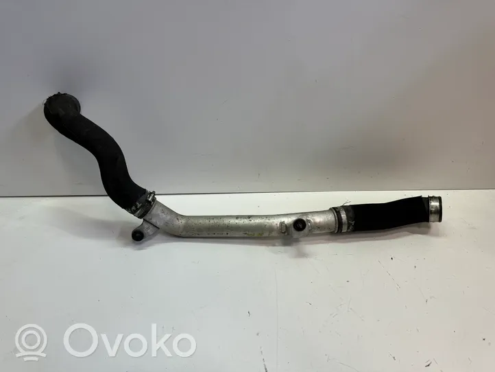 Volkswagen Touareg II Tube d'admission de tuyau de refroidisseur intermédiaire 7P0145762B