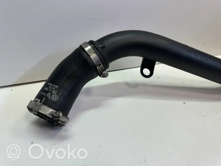 Volkswagen Touareg II Tube d'admission de tuyau de refroidisseur intermédiaire 7P0145792B