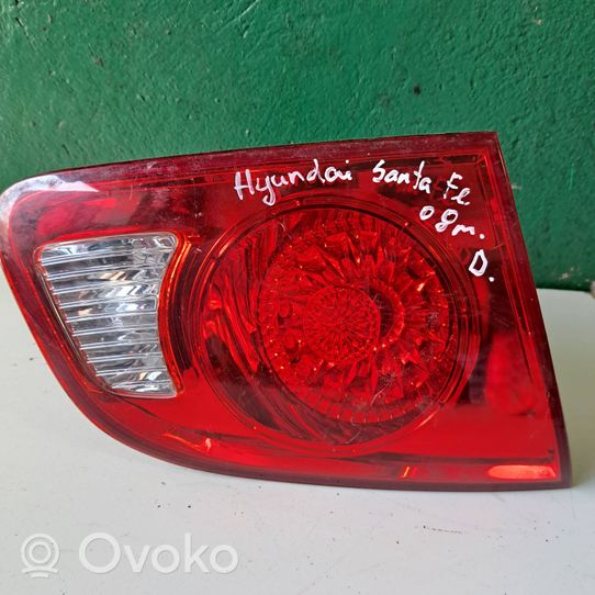 Hyundai Santa Fe Lampy tylnej klapy bagażnika 924052B000