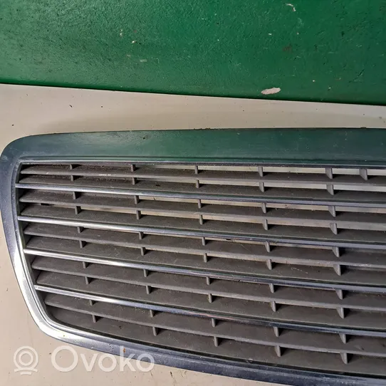 Mercedes-Benz E W211 Maskownica / Grill / Atrapa górna chłodnicy A2118800283