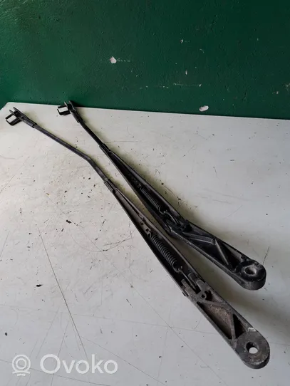 Volkswagen Golf V Front wiper blade arm 803CH