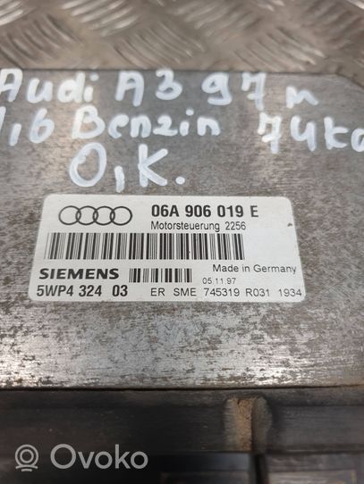 Audi A3 S3 8L Moottorin ohjainlaite/moduuli 06A906019E