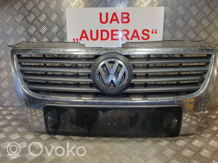 Volkswagen PASSAT B6 Grille calandre supérieure de pare-chocs avant 3C0853651