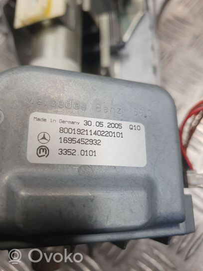 Mercedes-Benz A W169 Ohjauspyörän akseli 1695452932