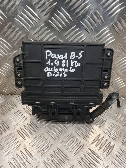 Volkswagen PASSAT B5 Module de contrôle de boîte de vitesses ECU 01N927733BQ