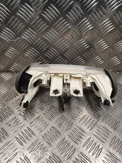 Peugeot 107 Climate control unit 559000H010