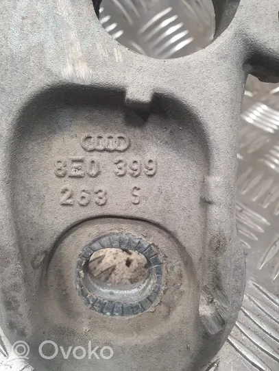 Audi A4 S4 B6 8E 8H Support de boîte de vitesses 8E0399263S
