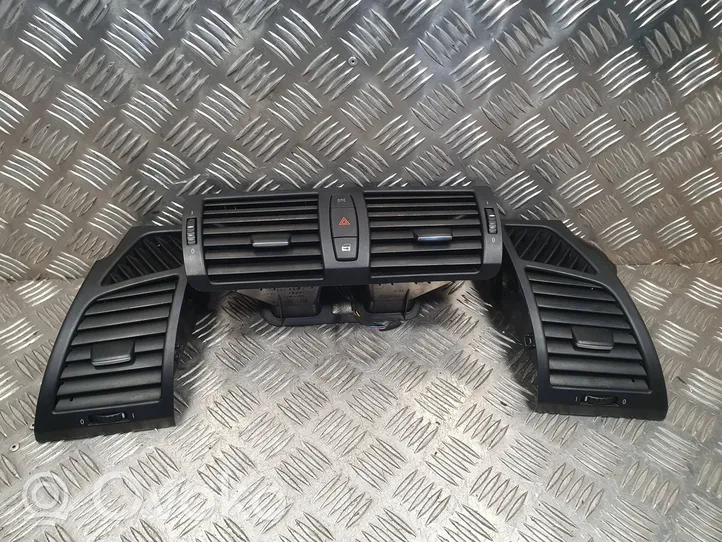 BMW 1 E81 E87 Dash center air vent grill 7059189