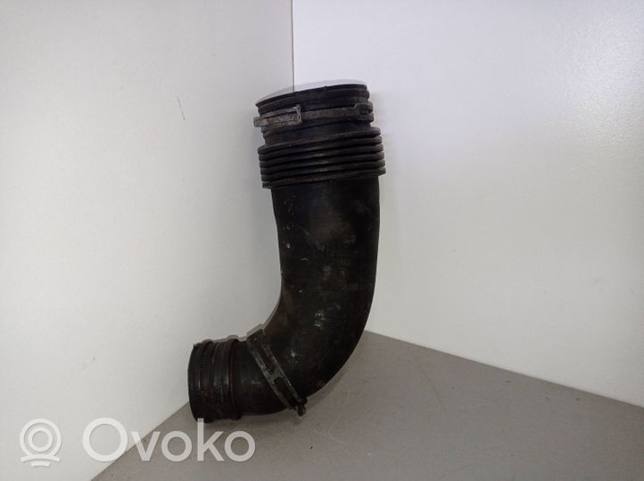 Volkswagen Touareg I Turbo air intake inlet pipe/hose 7L6128628B