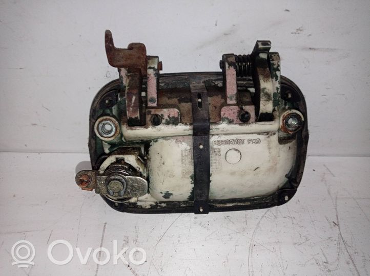 Mitsubishi Space Wagon Türgriff Türöffner vorne MB632701