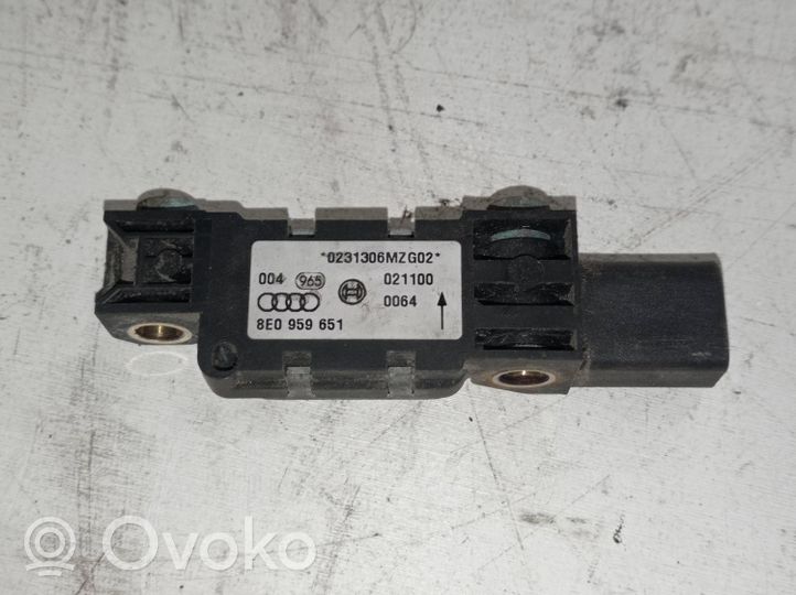 Audi A4 S4 B6 8E 8H Sensore d’urto/d'impatto apertura airbag 8E0959651