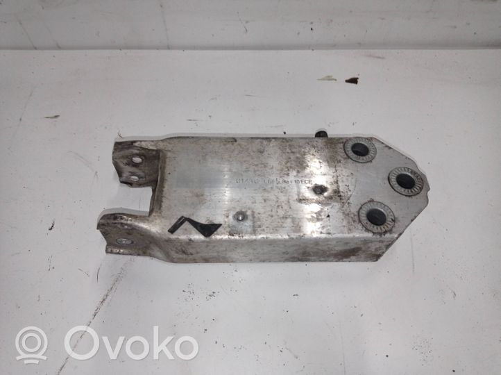 BMW 5 F10 F11 Etupuskurin kannake 0143c8665