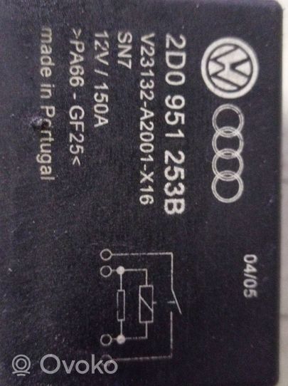 Volkswagen Touareg I Charging relay 2D0951253B